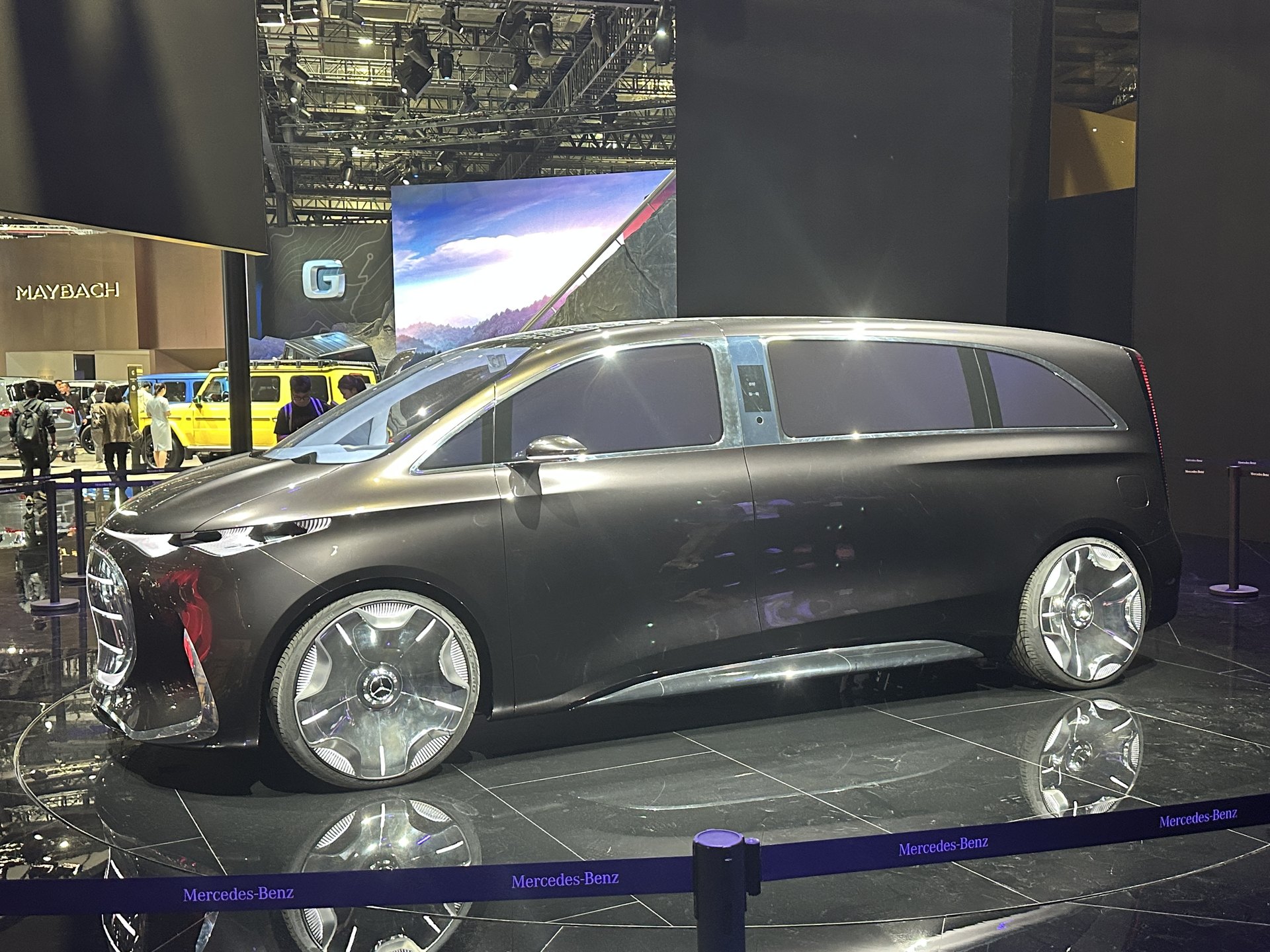 Mercedes-Benz показал концепт люксового фургона Vision V